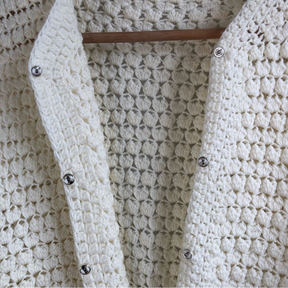Handmade White Cream Crocheted Textured Sleevless Sweater Shawl Cardigan - Picture 10 of 15